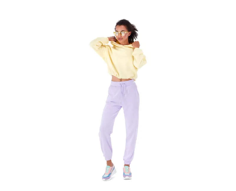 Woman in sporty fashion in live model video