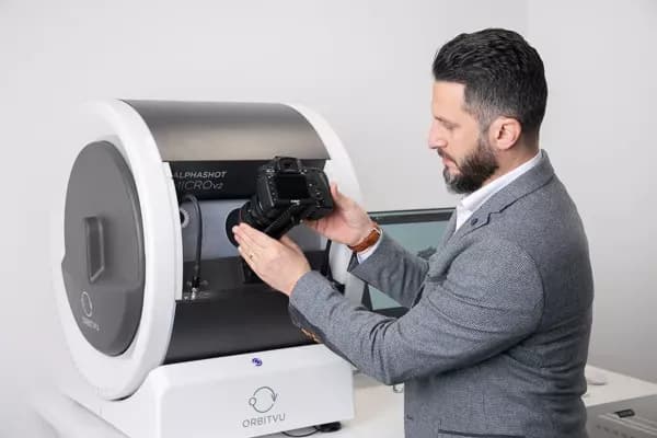 Attaching DSLR Camera to Product Photography Machine
