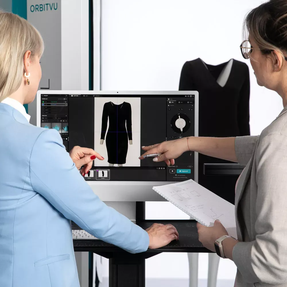 Orbitvu specialist ready to discuss product content workflow
