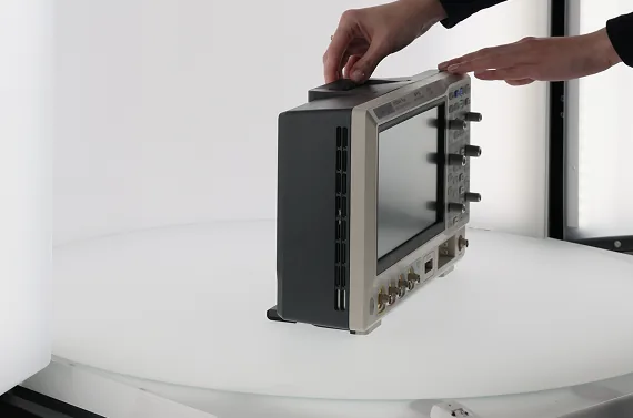 Motorized turntable with integrated scale in Alphashot XL G2