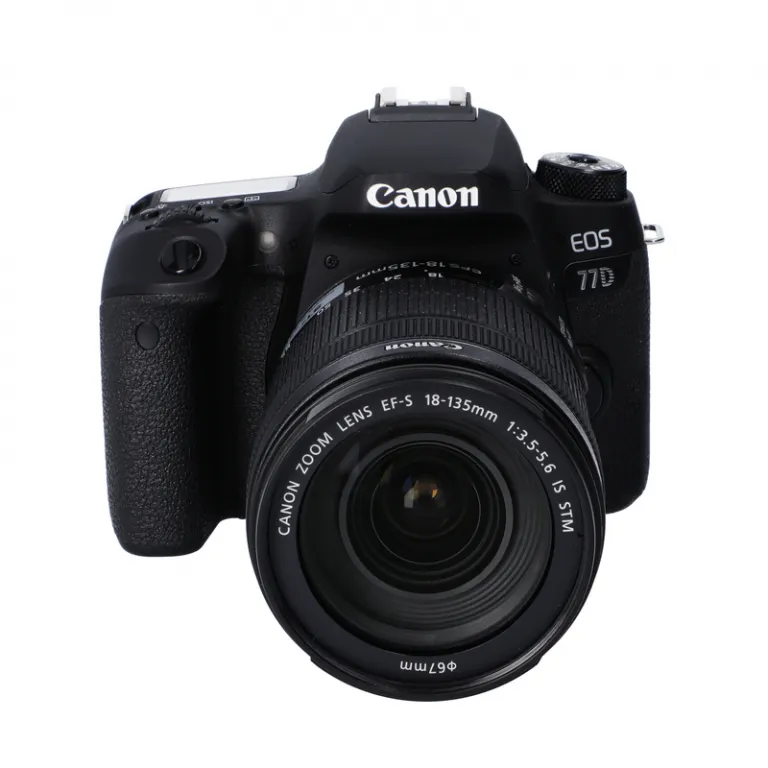 Canon EOS 77D – crop frame sensor Canon EOS 77D – crop frame sensor