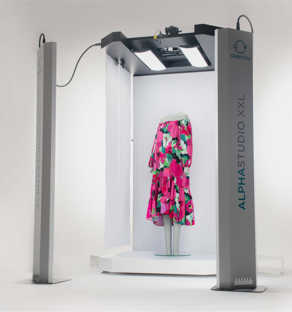 A mannequin in ALPHASTUDIO XXL.