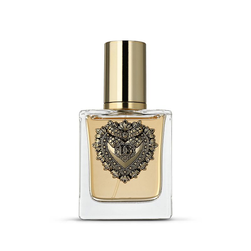 Devotion-Dolce&Gabbana-packshot-alphashot-pro-g2-orbitvu-perfume-bottle-AI-generated-background-article
