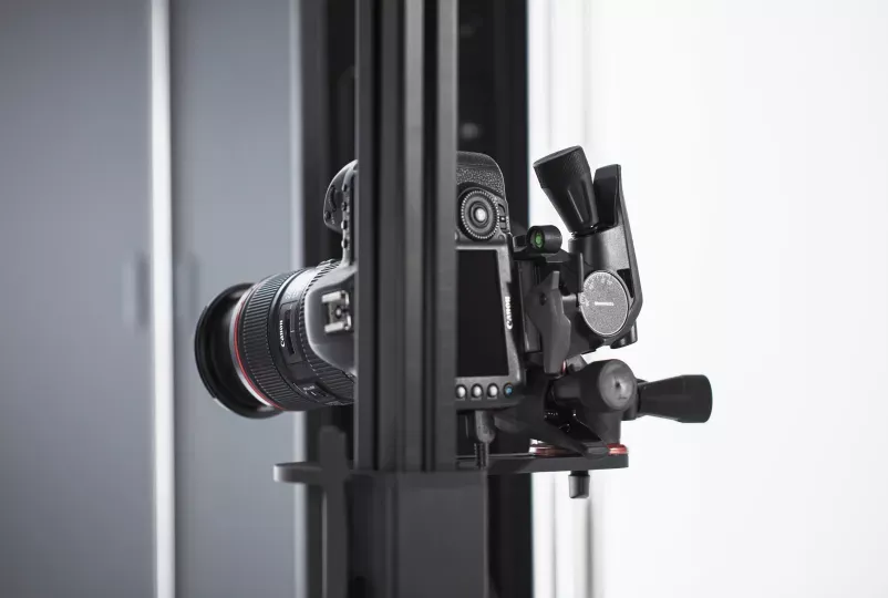 Professional Vertical Camera Mounting for Studio Photography