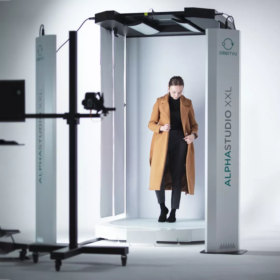 Fashion Model Posing in Orbitvu Alphastudio XXL Photo Booth