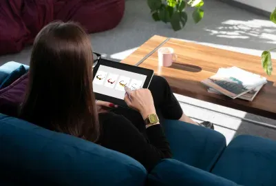 Using Tablet to Select glasses