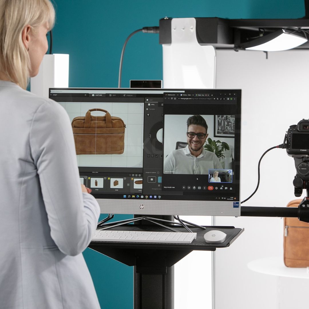 Remote Collaboration for Product Photo Approval via Video Call
