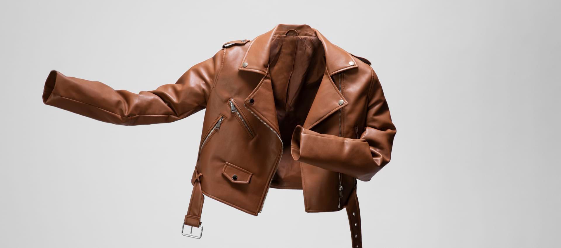 Ghost mannequin image done thanks to automated product photography Ghost mannequin image done thanks to automated product photography