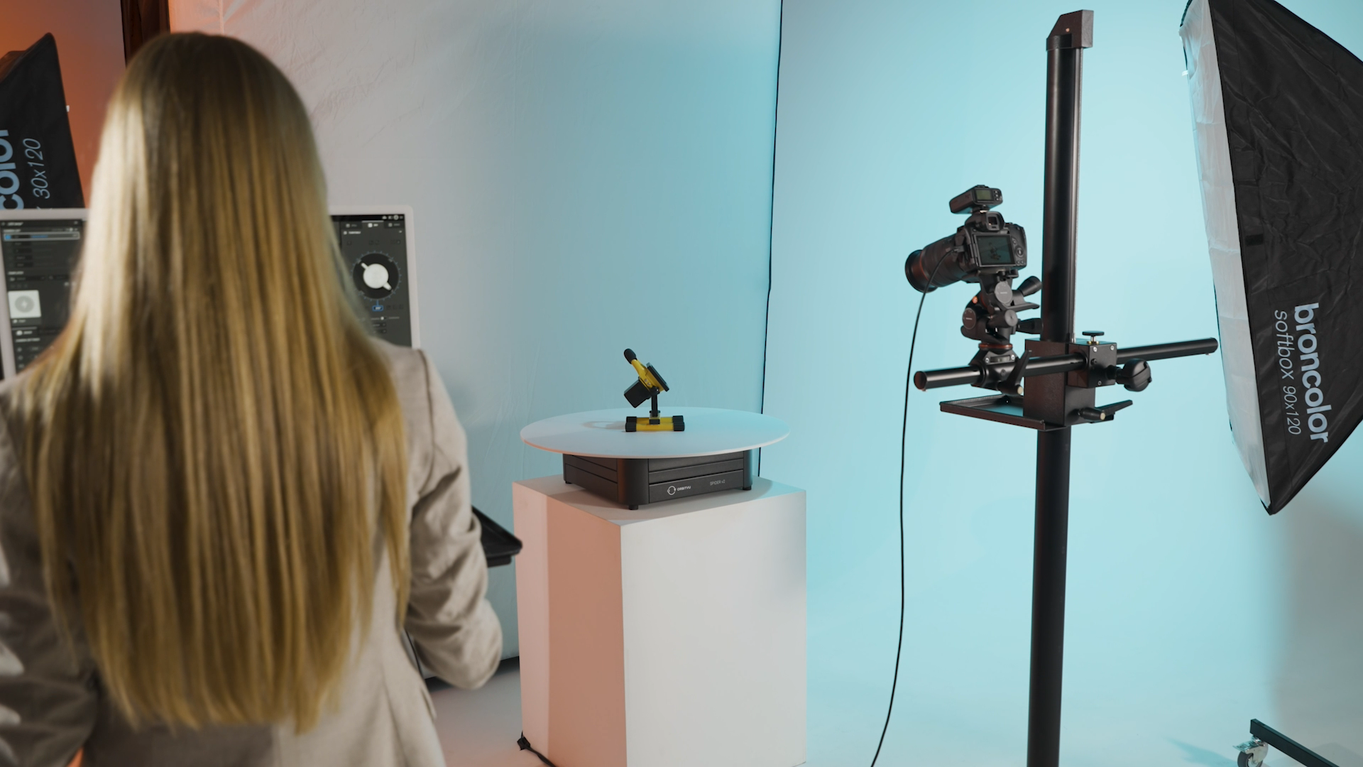 360 Product Photography Setup Woman Operating