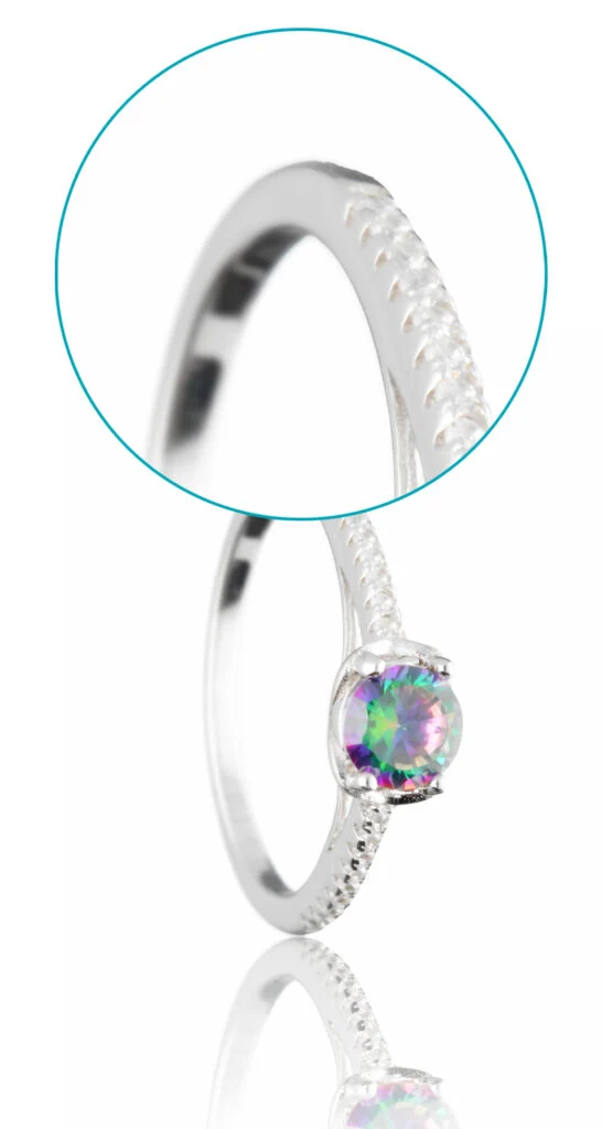 Product image of jewelry – details in APS-C sensor