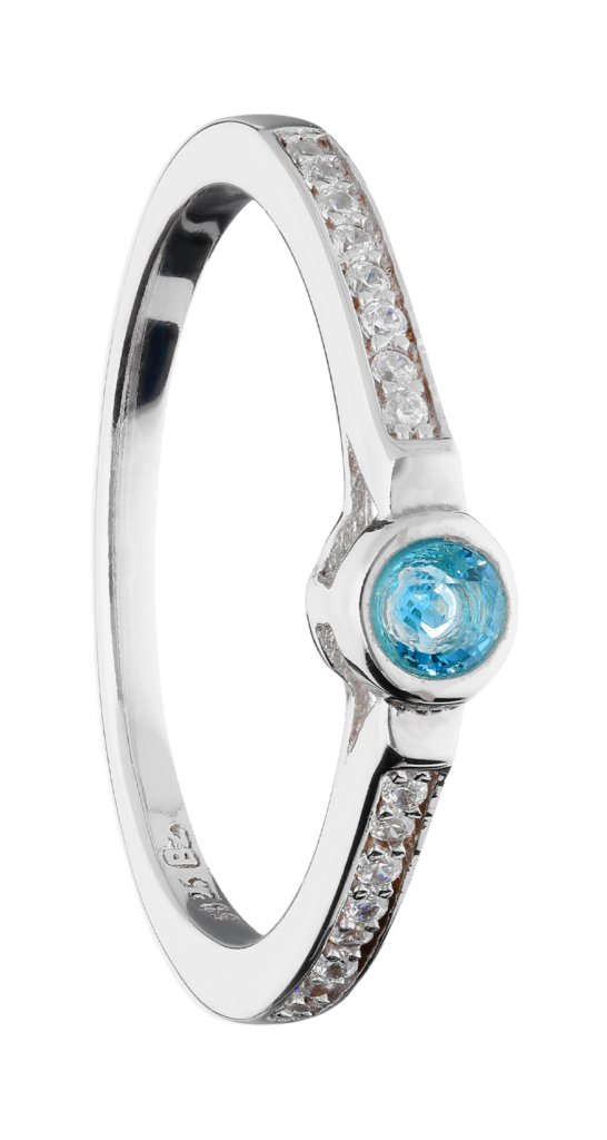 Jewelry product photography on white background – the product was cut