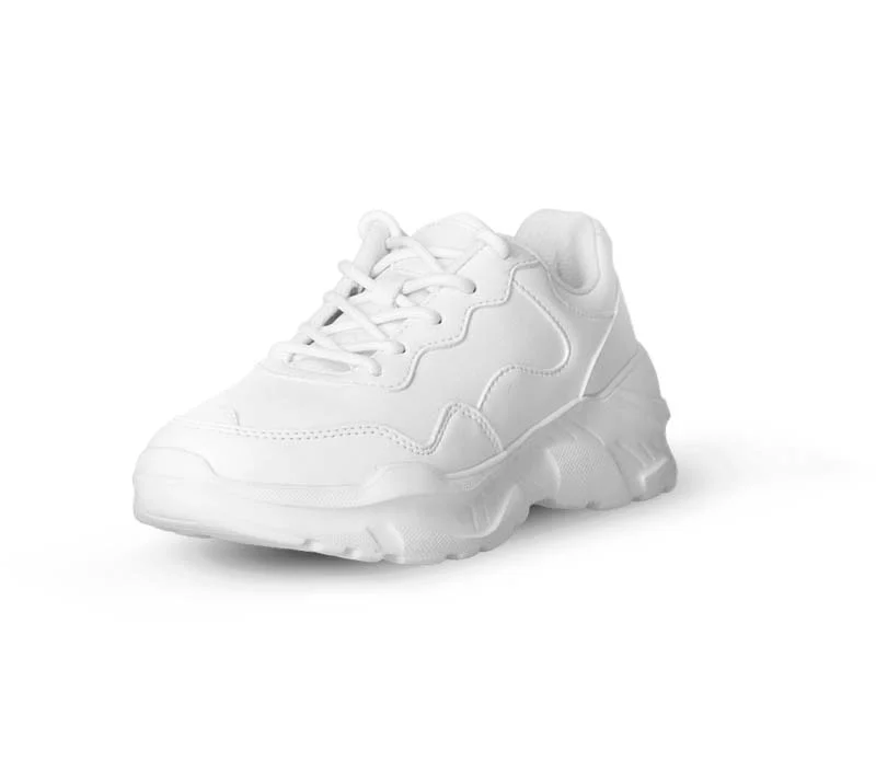 Photo of a white shoe with incorrect contrast