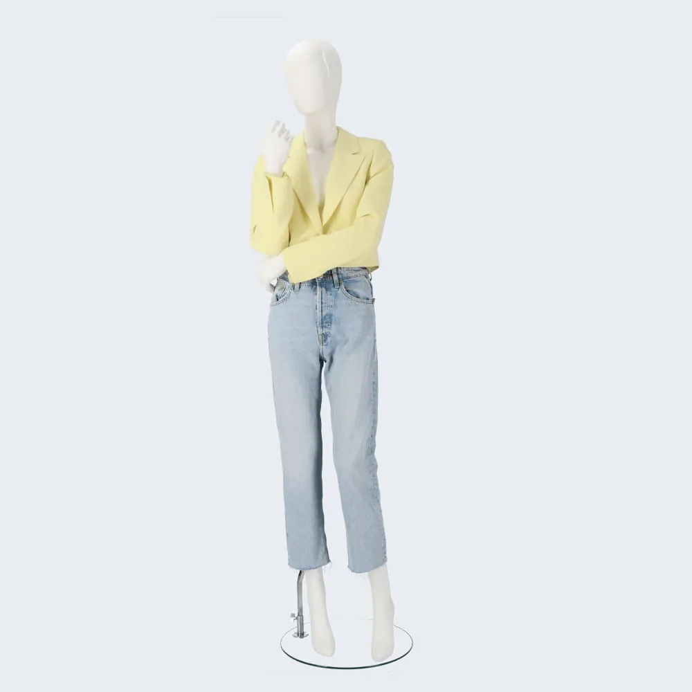 Mannequin with many detachable parts