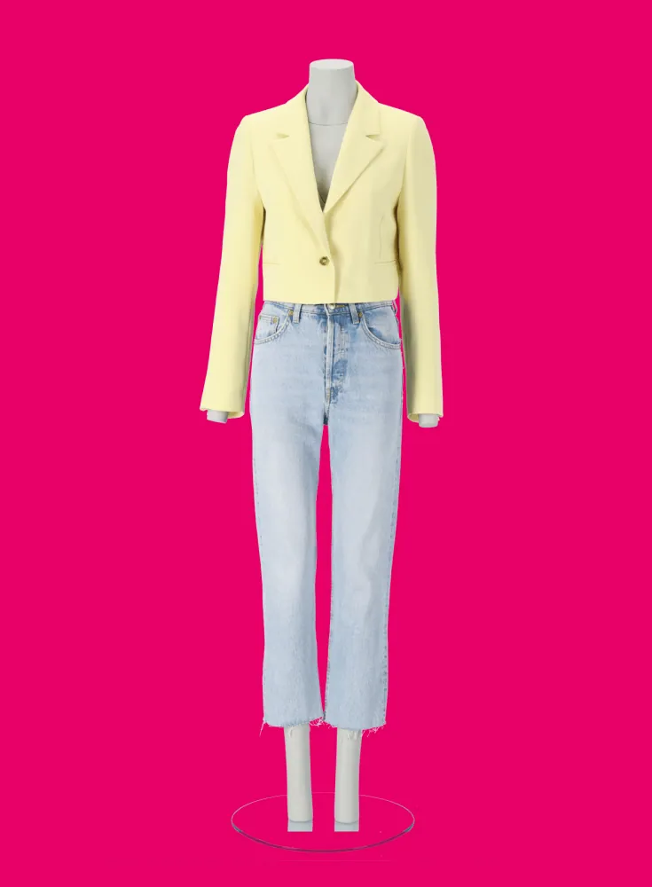 Mannequin photographed against a too expressive background color
